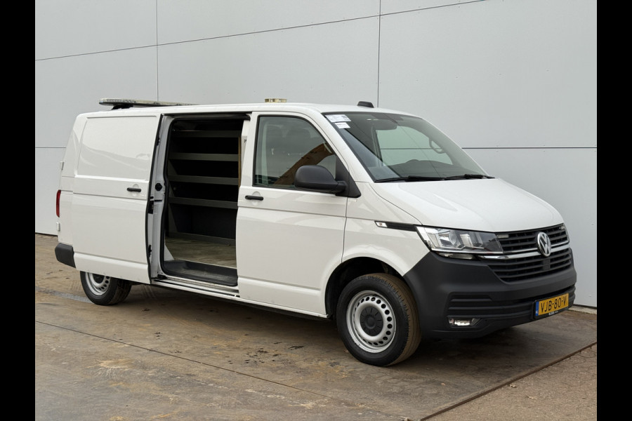 Volkswagen Transporter 2.0 TDI 150PK Automaat L2H1 Airco Cruise Control Trekhaak Carplay Navigatie 3 Stoelen Parkeersensoren