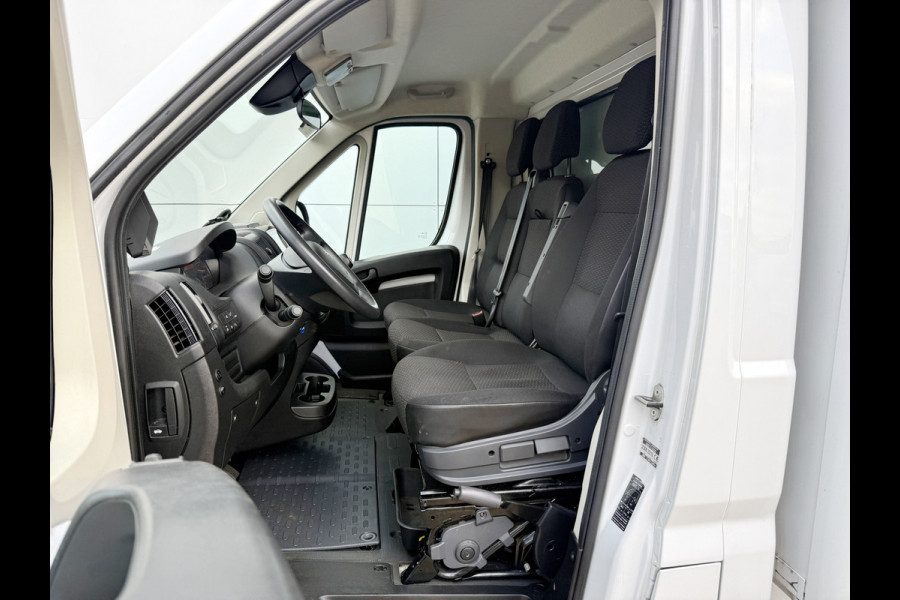 Peugeot Boxer 2.2 HDI 165PK Laadklep LED Cruise Control Climate Control Carplay Camera Standkachel Koffer Bakwagen Meubelbak