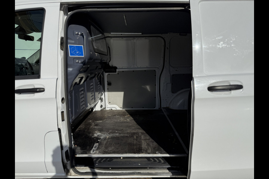 Mercedes-Benz Vito 114 2.1 CDI Automaat L2H1 Dubbele Schuifdeur Climate Control Cruise Control Stoelverwarming