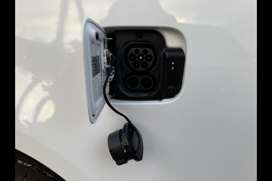 Volkswagen E-Caddy 113PK L2H1 Elektrisch Caddy ABT Maxi 37,3kWh 159km WLTP Trekhaak Airco Stoelverwarming Parkeersensoren Achter