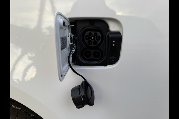 Volkswagen E-Caddy 113PK L2H1 Elektrisch Caddy ABT Maxi 37,3kWh 159km WLTP Trekhaak Airco Stoelverwarming Parkeersensoren Achter