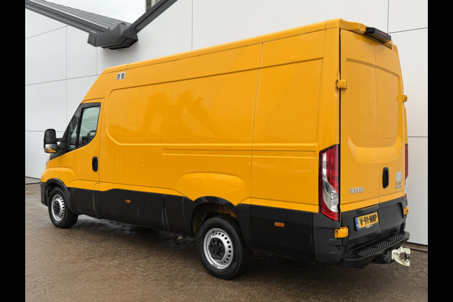 Iveco Daily 35S16 2.3 Automaat L2H2 Oprijplaat Trekhaak Climate Control Cruise Control Lucht Geveerde Stoel