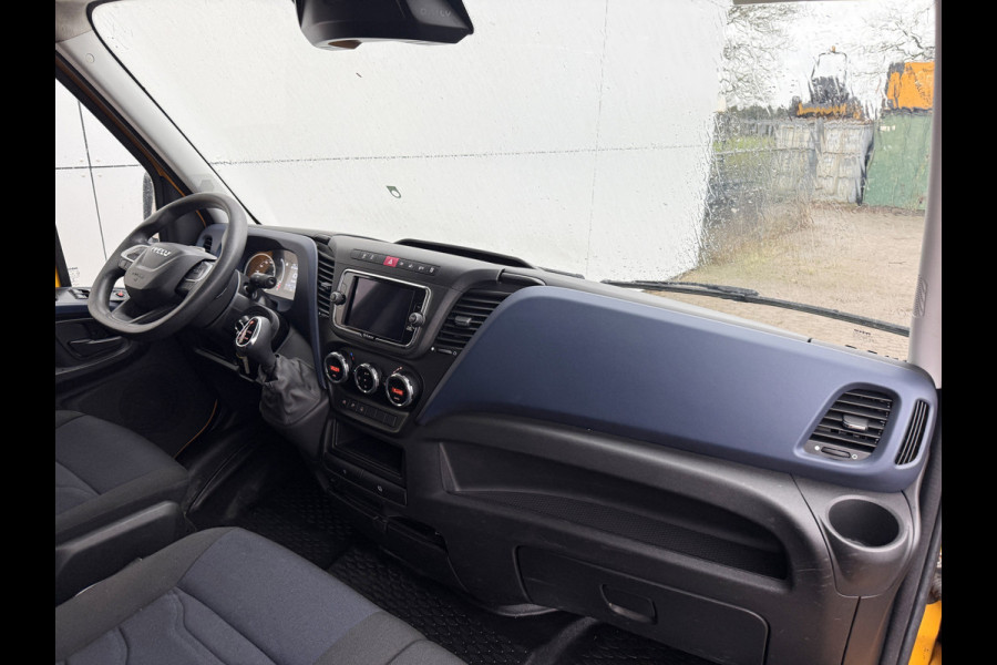 Iveco Daily 35S16 2.3 Automaat L2H2 Oprijplaat Trekhaak Climate Control Cruise Control Lucht Geveerde Stoel