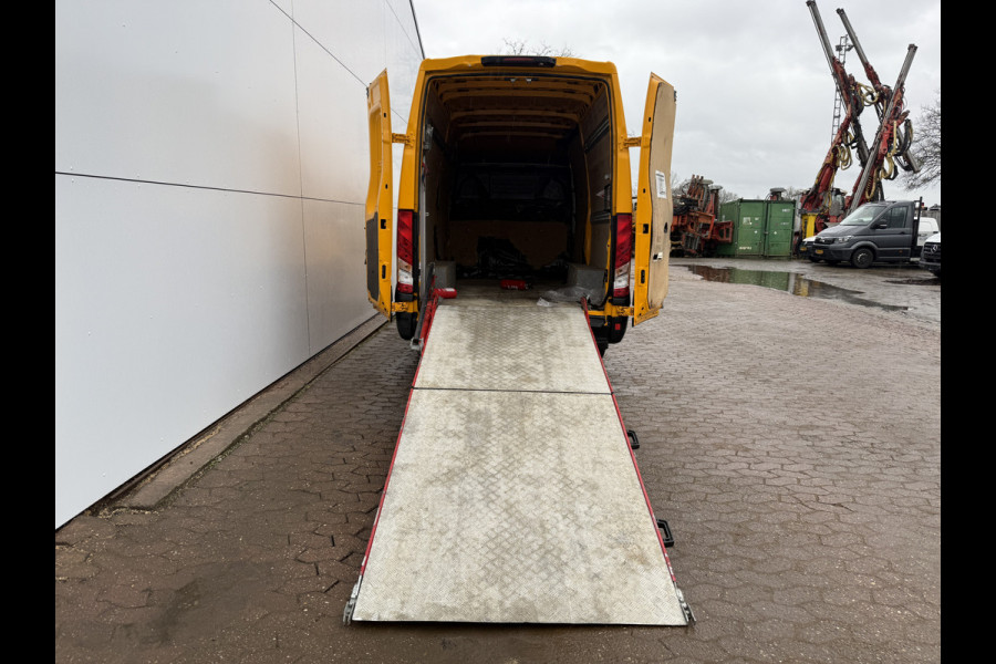 Iveco Daily 35S16 2.3 Automaat L2H2 Oprijplaat Trekhaak Climate Control Cruise Control Lucht Geveerde Stoel