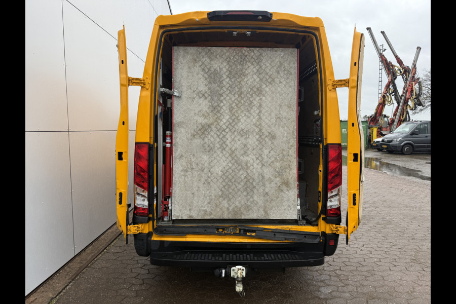 Iveco Daily 35S16 2.3 Automaat L2H2 Oprijplaat Trekhaak Climate Control Cruise Control Lucht Geveerde Stoel