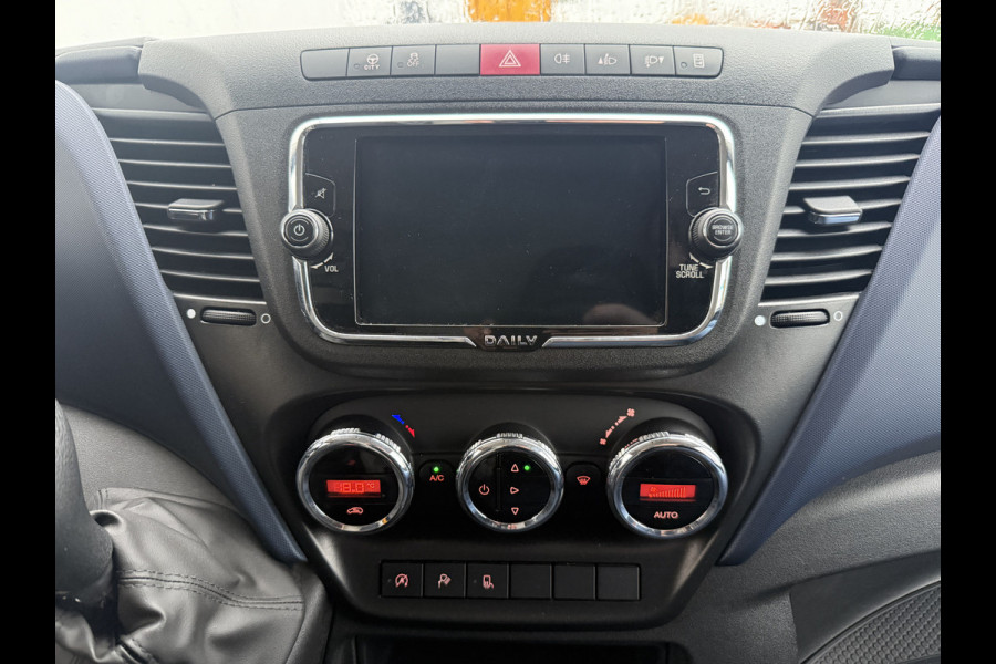 Iveco Daily 35S16 2.3 Automaat L2H2 Oprijplaat Trekhaak Climate Control Cruise Control Lucht Geveerde Stoel
