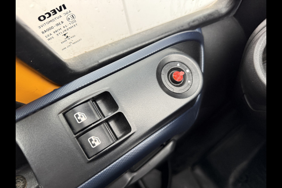 Iveco Daily 35S16 2.3 Automaat L2H2 Oprijplaat Trekhaak Climate Control Cruise Control Lucht Geveerde Stoel