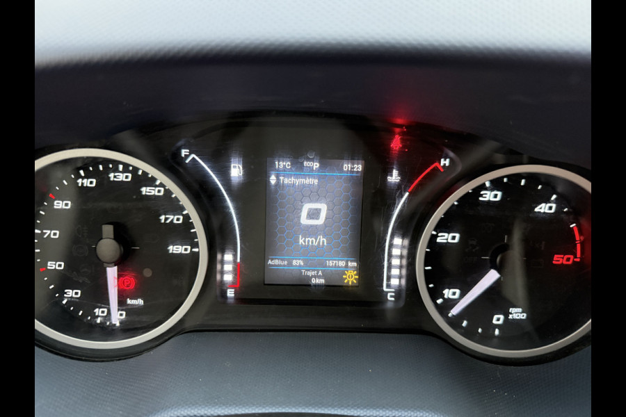 Iveco Daily 35S16 2.3 Automaat L2H2 Oprijplaat Trekhaak Climate Control Cruise Control Lucht Geveerde Stoel