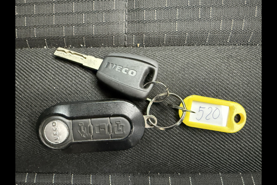 Iveco Daily 35S16 2.3 Automaat L2H2 Oprijplaat Trekhaak Climate Control Cruise Control Lucht Geveerde Stoel