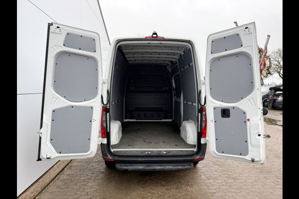 Mercedes-Benz eSprinter 312 ALL-IN PRIJS 93.2% (SOH) L2H2 55kWh 168km WLTP 80kw Snelladen Climate Control Camera Stoelverwarming Laadkabel