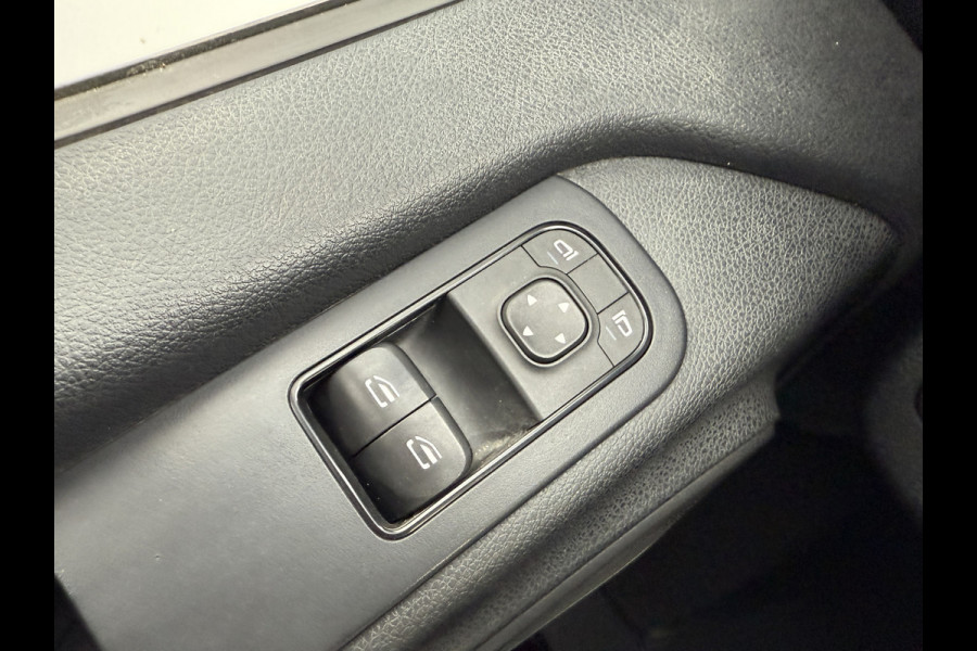 Mercedes-Benz Sprinter 314 2.2 CDI Automaat L2H2 LED Dubbele Cabine Cruise Control Climate Control Carplay Camera Trekhaak 7 Stoelen