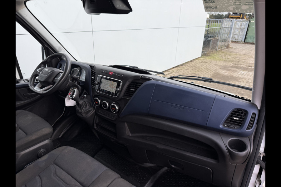 Iveco Daily 35S18 3.0 Automaat Laadklep LED Climate Bakwagen Meubelbak Koffer Control Adaptieve Cruise Control Standkachel Camera Navigatie