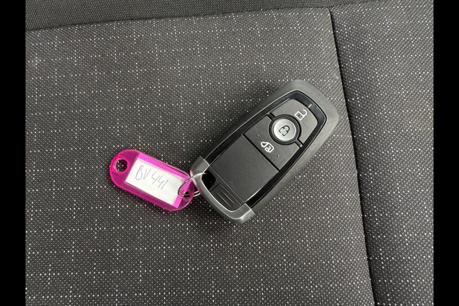 Ford Transit Custom 320 2.0 TDCI 136PK L1H1 LED Adaptieve Cruise Control Camera Carplay Parkeersensoren voor achter Fabr Garantie 07-28