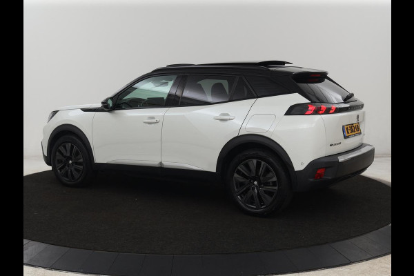 Peugeot e-2008 EV GT Pack 50 kWh | 3 Fase | Panoramadak | Stoelverwarming | Adaptive cruise | Leder | Carplay | Keyless | Camera | Full LED | Navigatie | Climate control | Dodehoek detectie