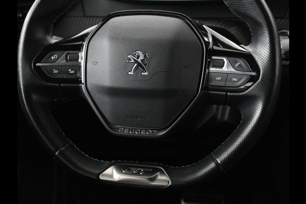 Peugeot e-2008 EV GT Pack 50 kWh | 3 Fase | Panoramadak | Stoelverwarming | Adaptive cruise | Leder | Carplay | Keyless | Camera | Full LED | Navigatie | Climate control | Dodehoek detectie