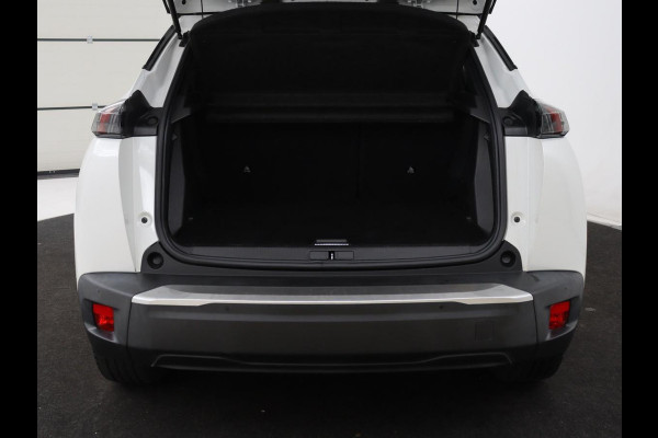 Peugeot e-2008 EV GT Pack 50 kWh | 3 Fase | Panoramadak | Stoelverwarming | Adaptive cruise | Leder | Carplay | Keyless | Camera | Full LED | Navigatie | Climate control | Dodehoek detectie