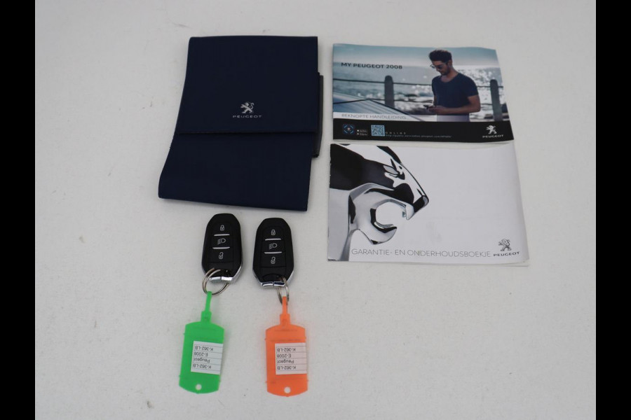 Peugeot e-2008 EV GT Pack 50 kWh | 3 Fase | Panoramadak | Stoelverwarming | Adaptive cruise | Leder | Carplay | Keyless | Camera | Full LED | Navigatie | Climate control | Dodehoek detectie