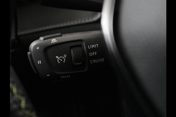 Peugeot e-2008 EV GT Pack 50 kWh | 3 Fase | Panoramadak | Stoelverwarming | Adaptive cruise | Leder | Carplay | Keyless | Camera | Full LED | Navigatie | Climate control | Dodehoek detectie