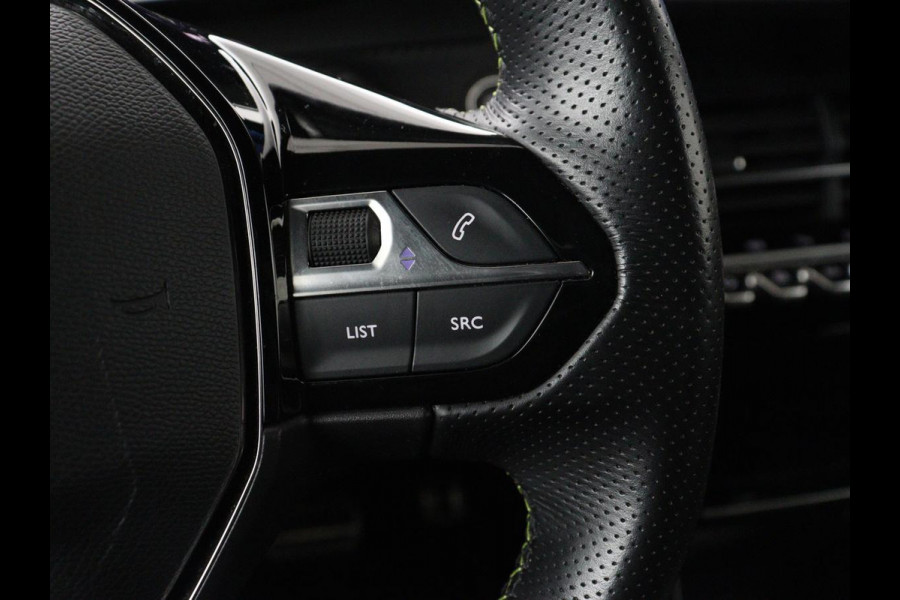 Peugeot e-2008 EV GT Pack 50 kWh | 3 Fase | Panoramadak | Stoelverwarming | Adaptive cruise | Leder | Carplay | Keyless | Camera | Full LED | Navigatie | Climate control | Dodehoek detectie