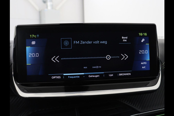 Peugeot e-2008 EV GT Pack 50 kWh | 3 Fase | Panoramadak | Stoelverwarming | Adaptive cruise | Leder | Carplay | Keyless | Camera | Full LED | Navigatie | Climate control | Dodehoek detectie