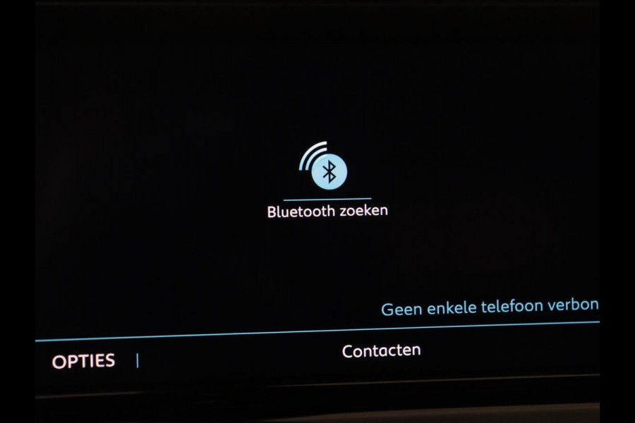 Peugeot e-2008 EV GT Pack 50 kWh | 3 Fase | Panoramadak | Stoelverwarming | Adaptive cruise | Leder | Carplay | Keyless | Camera | Full LED | Navigatie | Climate control | Dodehoek detectie