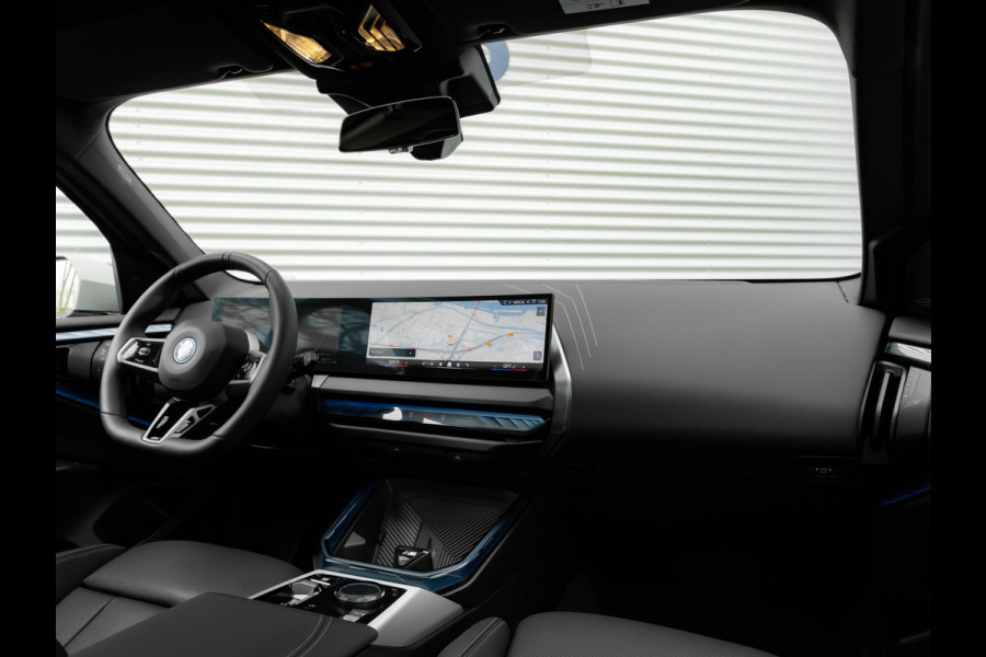 BMW X3 30e xDrive - M-Sport Pro - Pano - Trekhaak - Head-up - Stuurwiel Verwarmd