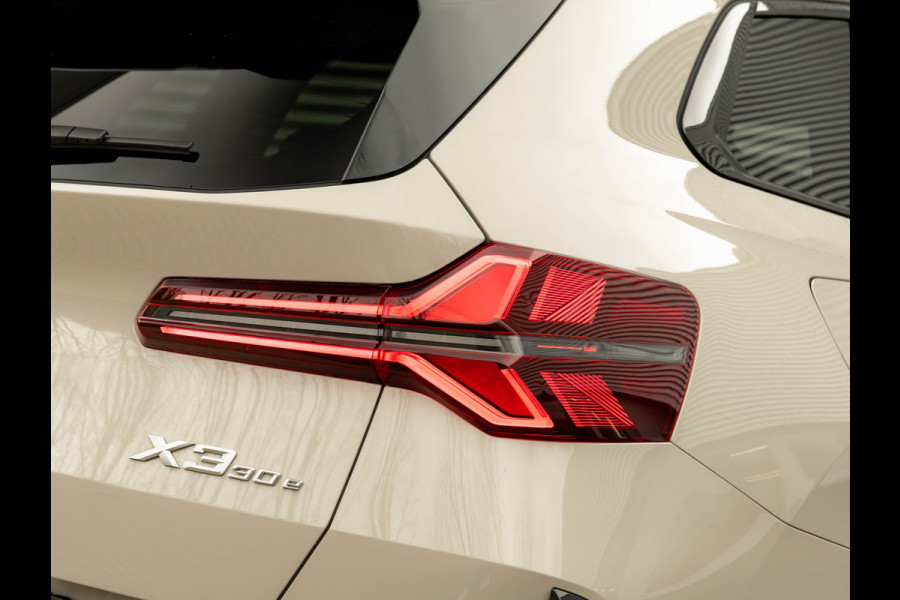 BMW X3 30e xDrive - M-Sport Pro - Pano - Trekhaak - Head-up - Stuurwiel Verwarmd