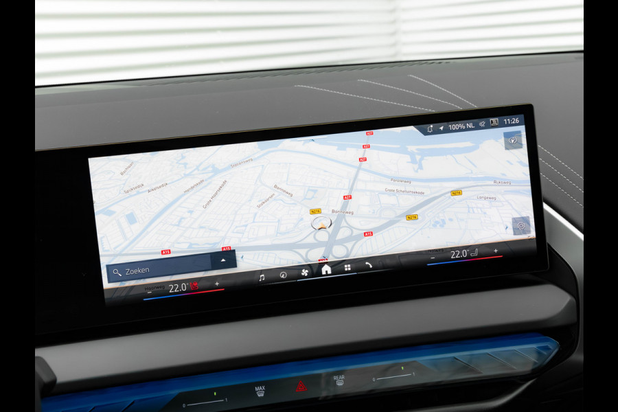 BMW X3 30e xDrive - M-Sport Pro - Pano - Trekhaak - Head-up - Stuurwiel Verwarmd