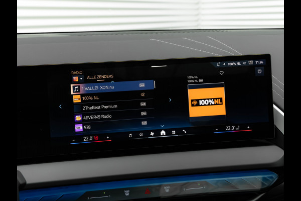 BMW X3 30e xDrive - M-Sport Pro - Pano - Trekhaak - Head-up - Stuurwiel Verwarmd