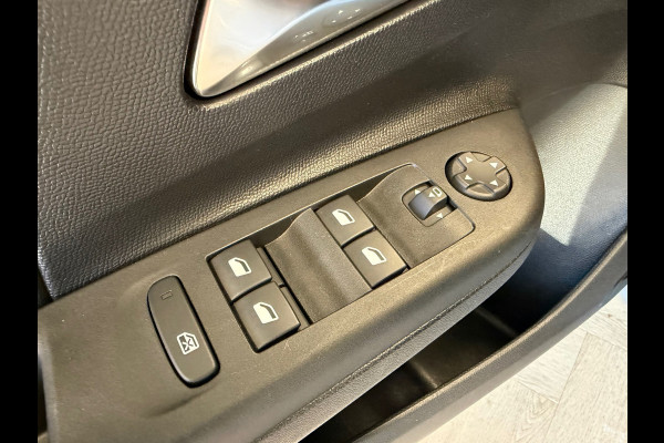 Opel Corsa 1.2 TURBO GS 360 CAMERA PDC VOOR EN ACHTER NAVI STOELVERWARMING STUURVERWARMING DODEHOEKBEWAKING LANE ASSIST