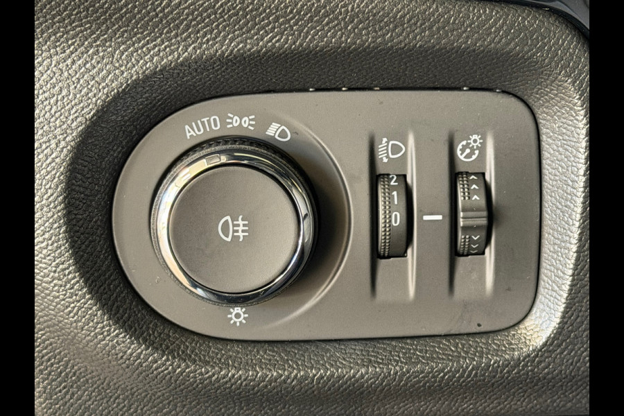 Opel Corsa 1.2 TURBO GS 360 CAMERA PDC VOOR EN ACHTER NAVI STOELVERWARMING STUURVERWARMING DODEHOEKBEWAKING LANE ASSIST