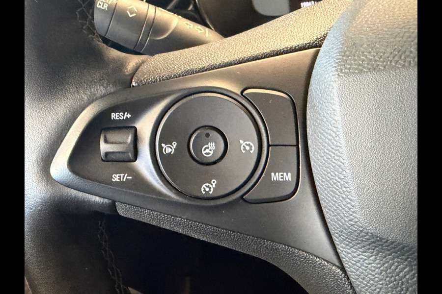 Opel Corsa 1.2 TURBO GS 360 CAMERA PDC VOOR EN ACHTER NAVI STOELVERWARMING STUURVERWARMING DODEHOEKBEWAKING LANE ASSIST