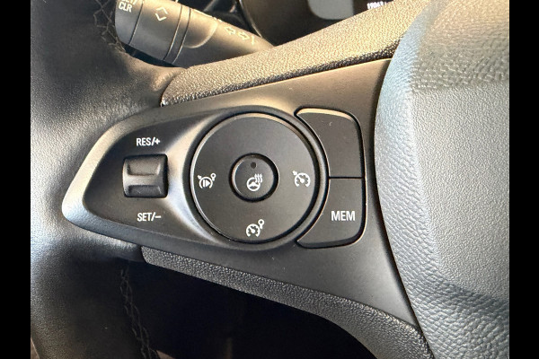 Opel Corsa 1.2 TURBO GS 360 CAMERA PDC VOOR EN ACHTER NAVI STOELVERWARMING STUURVERWARMING DODEHOEKBEWAKING LANE ASSIST