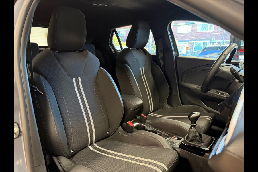 Opel Corsa 1.2 TURBO GS 360 CAMERA PDC VOOR EN ACHTER NAVI STOELVERWARMING STUURVERWARMING DODEHOEKBEWAKING LANE ASSIST