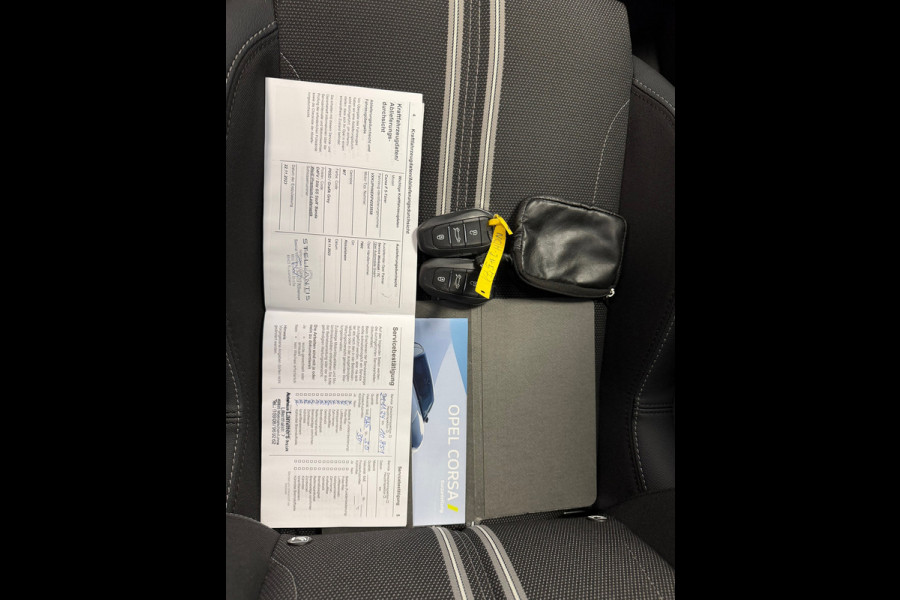 Opel Corsa 1.2 TURBO GS 360 CAMERA PDC VOOR EN ACHTER NAVI STOELVERWARMING STUURVERWARMING DODEHOEKBEWAKING LANE ASSIST