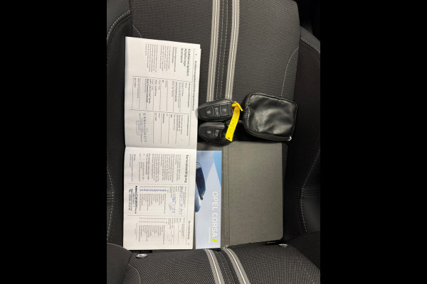 Opel Corsa 1.2 TURBO GS 360 CAMERA PDC VOOR EN ACHTER NAVI STOELVERWARMING STUURVERWARMING DODEHOEKBEWAKING LANE ASSIST
