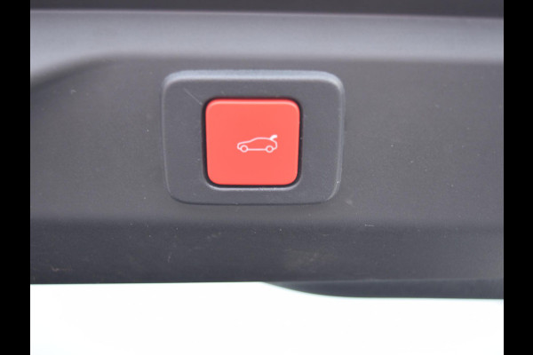 Peugeot 3008 1.2 Hybrid 136 GT NAVIGATIE & CARPLAY | ACHTERUITRIJCAMERA MET SENSOREN | E.C.C. |