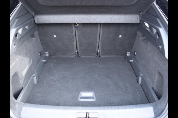 Peugeot 3008 1.2 Hybrid 136 GT NAVIGATIE & CARPLAY | ACHTERUITRIJCAMERA MET SENSOREN | E.C.C. |