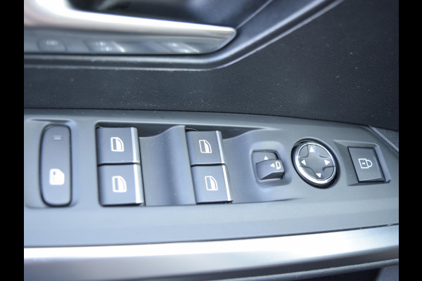 Peugeot 3008 1.2 Hybrid 136 GT NAVIGATIE & CARPLAY | ACHTERUITRIJCAMERA MET SENSOREN | E.C.C. |