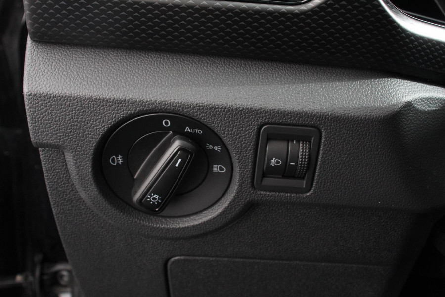 Volkswagen T-Cross 1.0 TSI 110pk DSG Life | Navigatie | Apple Carplay/Android Auto | Adaptive Cruise Control | Camera | Parkeersensoren | Stoelverwarming | Virtual Cockpit | Getinte ramen | Climatronic | Lane Assist