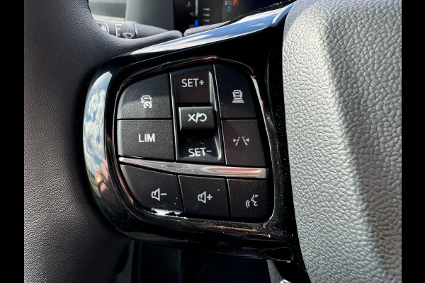 Ford Transit Custom 320 2.0 TDCI L2H1 Trend | Automaat 136pk | SCI | Adaptive cruise control | | 8-weg bestuurderstoel + passagiersbank | Stoelverwarming | Dodehoeksensoren | Navigatie | Elektrisch inklapbare spiegels | 16 inch lichtmetalen velgen | Full LED | Dual-zone climate control | LED laadruimteverlichting