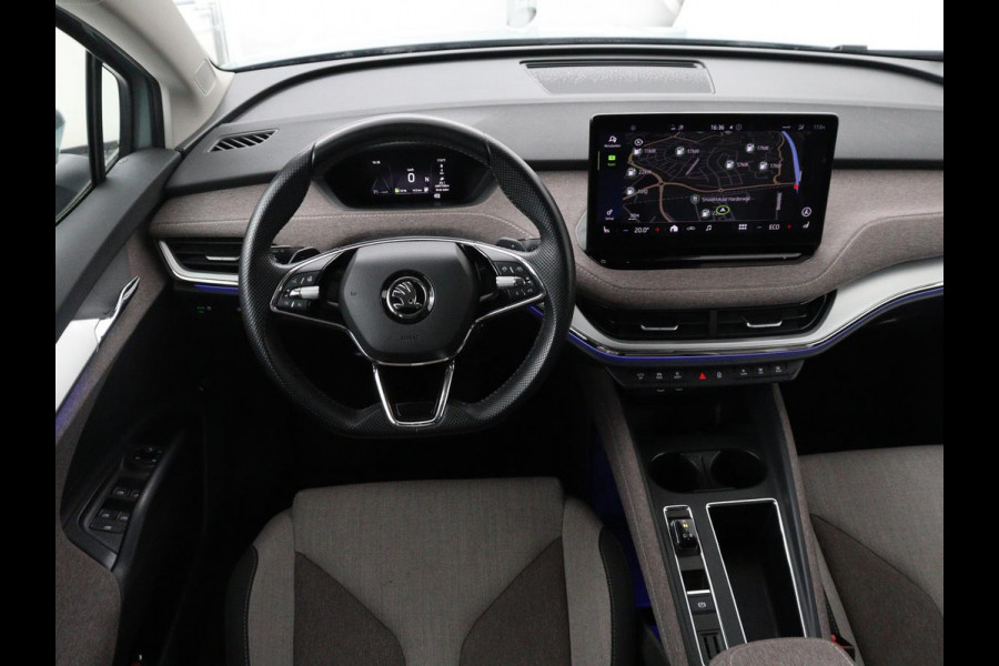 Škoda ENYAQ iV 60 | SOH 91% | Trekhaak | Stoelverwarming | Camera | Sportstuur | Carplay | Navigatie | Cruise control | Full LED | Half leder | DAB | Parkeerhulp | Sfeerverlichting | Climate control