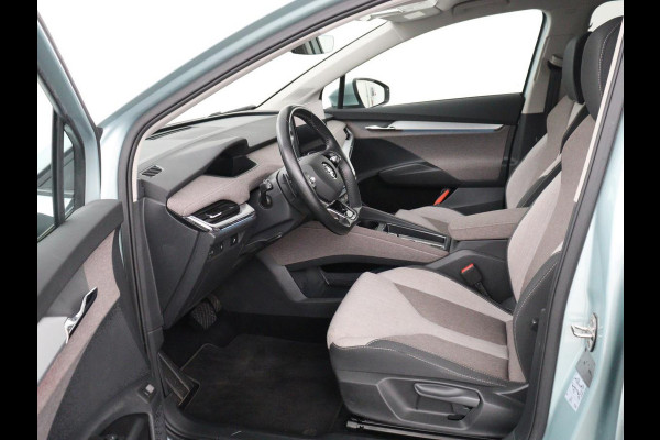 Škoda ENYAQ iV 60 | SOH 91% | Trekhaak | Stoelverwarming | Camera | Sportstuur | Carplay | Navigatie | Cruise control | Full LED | Half leder | DAB | Parkeerhulp | Sfeerverlichting | Climate control