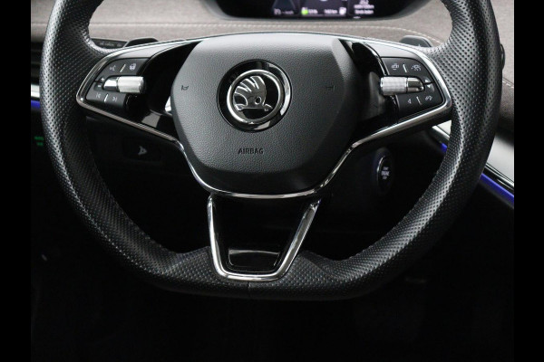 Škoda ENYAQ iV 60 | SOH 91% | Trekhaak | Stoelverwarming | Camera | Sportstuur | Carplay | Navigatie | Cruise control | Full LED | Half leder | DAB | Parkeerhulp | Sfeerverlichting | Climate control