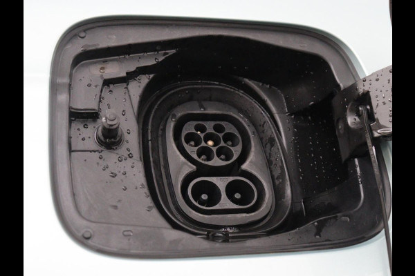 Škoda ENYAQ iV 60 | SOH 91% | Trekhaak | Stoelverwarming | Camera | Sportstuur | Carplay | Navigatie | Cruise control | Full LED | Half leder | DAB | Parkeerhulp | Sfeerverlichting | Climate control