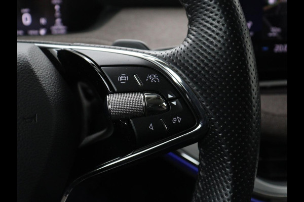Škoda ENYAQ iV 60 | SOH 91% | Trekhaak | Stoelverwarming | Camera | Sportstuur | Carplay | Navigatie | Cruise control | Full LED | Half leder | DAB | Parkeerhulp | Sfeerverlichting | Climate control