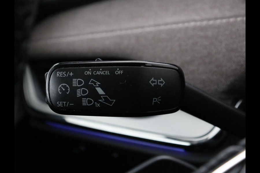 Škoda ENYAQ iV 60 | SOH 91% | Trekhaak | Stoelverwarming | Camera | Sportstuur | Carplay | Navigatie | Cruise control | Full LED | Half leder | DAB | Parkeerhulp | Sfeerverlichting | Climate control