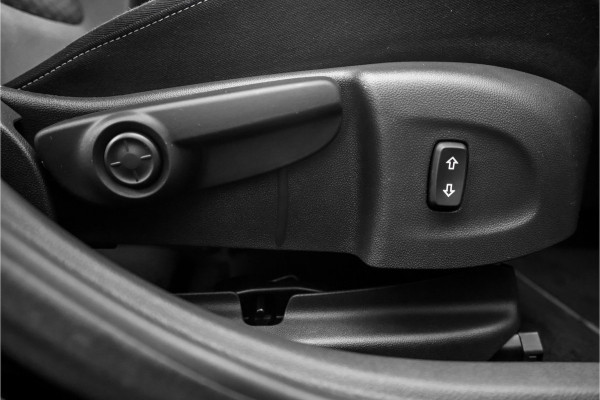 Opel Astra Sports Tourer 1.2 Edition Climate PDC CarPlay