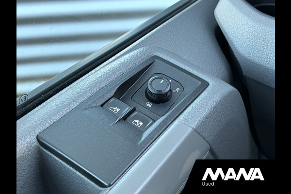 Volkswagen Crafter 2.0TDI 177PK L4H3 Automaat LED Leer Cruise Carplay Lederen bekleding Dubbele schuifdeur Camera