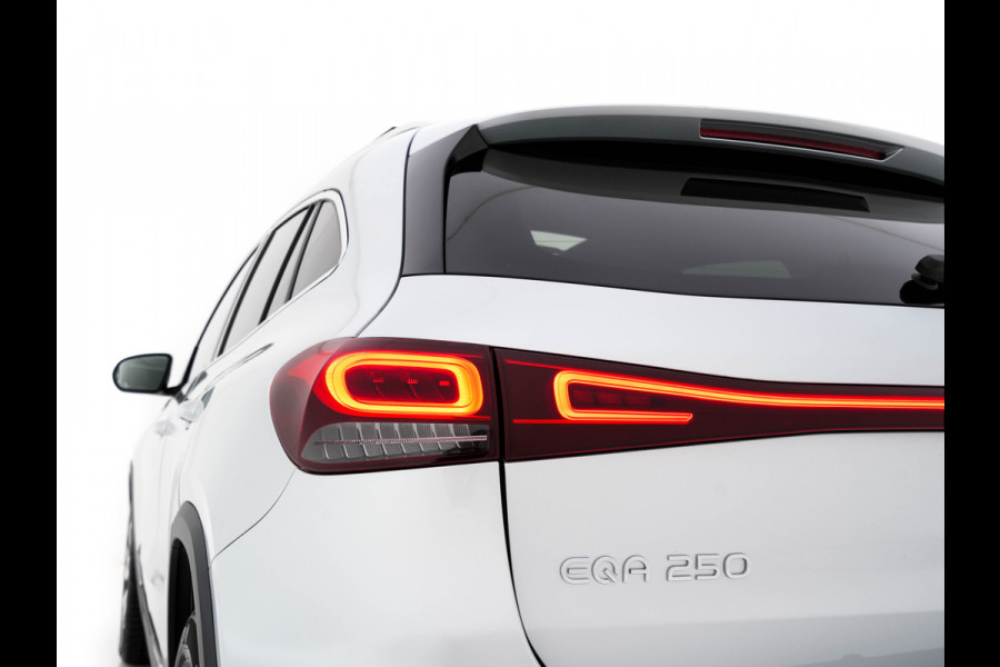 Mercedes-Benz EQA 250 Business Solution Luxury 67 kWh [ 3-Fase ] (SOH-94%) (INCL-BTW) *PANO | LEATHER | WIDESCREEN-COCKPIT | FULL-LED | BLINDSPOT | AMBIENT-LIGHT | CAMERA | NAVI-FULLMAP | DAB+ | COMFORT-SEATS | ECC | SHIFTPADDLES | CRUISE | HEATED-SEATS | ...